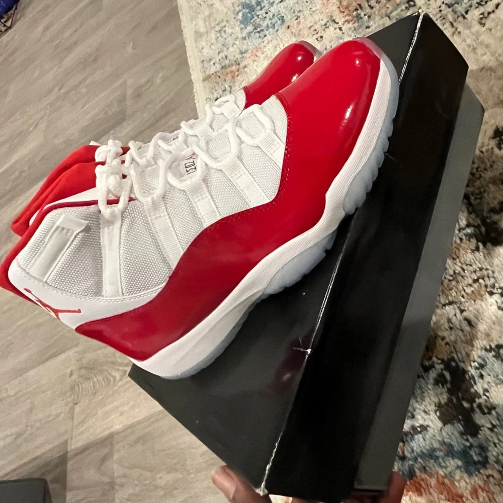 Jordan Retro 11 “Cherry”